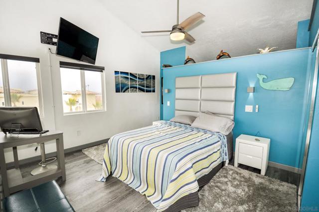 706 Ocean LN, Imperial Beach CA: https://media.crmls.org/mediaz/ed7b3046-179c-4a5f-a802-0f3c8c9d050e.jpg