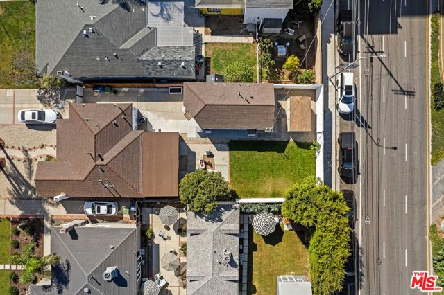 8507 Naylor Avenue, Los Angeles CA: https://media.crmls.org/mediaz/ed7bddce-82d7-4044-be52-67ca9a34cda9.jpg