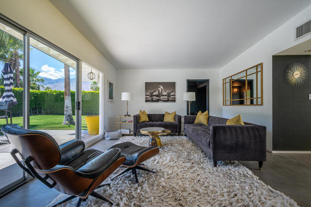3623 E Avenida Fey Norte, Palm Springs CA: https://media.crmls.org/mediaz/ed7bf053-5d8d-4917-bee2-4c275d100e26.jpg