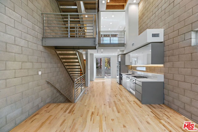  Commercial for Sale in Los Angeles, California