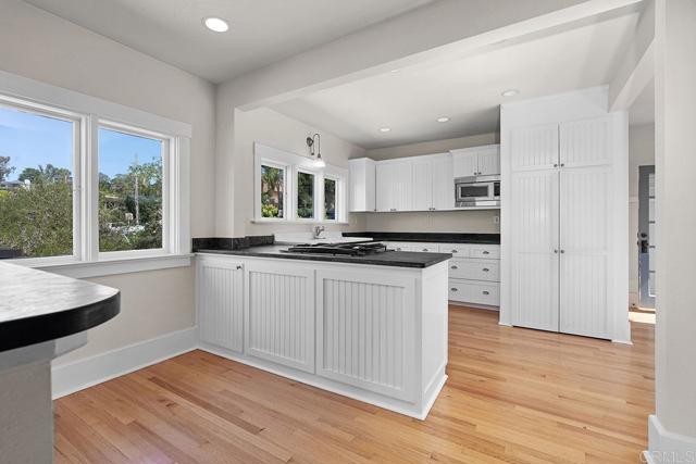 Detail Gallery Image 21 of 67 For 1654 Camino Del Mar Upper,  Del Mar,  CA 92014 - 3 Beds | 3 Baths