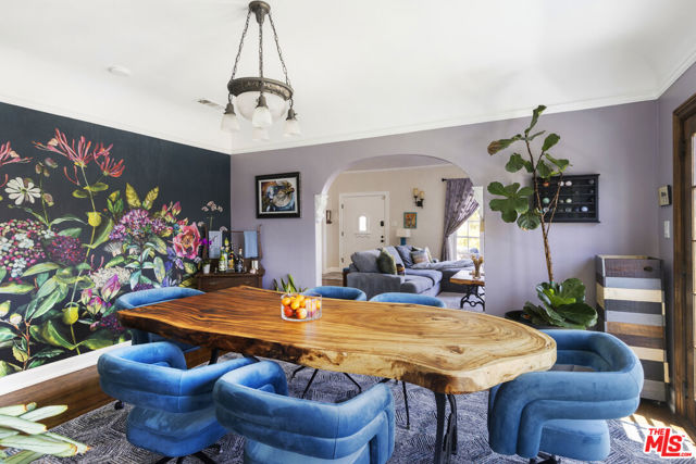 1569 S Orange Grove Avenue, Los Angeles CA: https://media.crmls.org/mediaz/ed7d0d5f-15b0-47f0-b436-435f965e8774.jpg