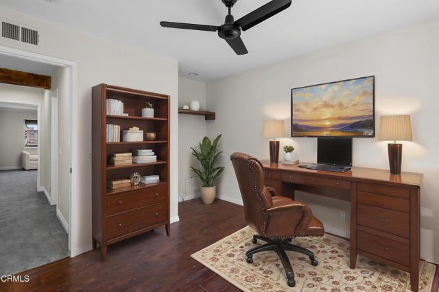 607 White Oak Lane, Newbury Park CA: https://media.crmls.org/mediaz/ed7d5528-d32e-4390-b52c-286eb215449c.jpg