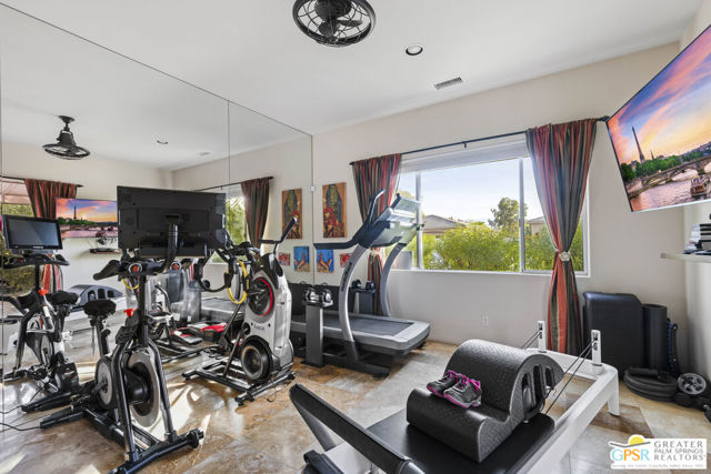 18 Calais Circle, Rancho Mirage CA: https://media.crmls.org/mediaz/ed7d62fc-dcec-4b50-b25d-af032aac350e.jpg