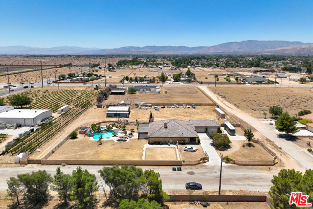 42094 W 21st Street, Lancaster CA: https://media.crmls.org/mediaz/ed7d75eb-885b-4fc1-9185-98ac4fe68127.jpg