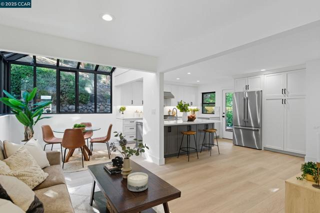 189 Rudgear Drive, Walnut Creek CA: https://media.crmls.org/mediaz/ed7d8fb3-a0ab-4dff-999e-3669ded01cce.jpg