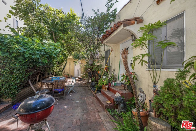 1427 Euclid Street photo 5