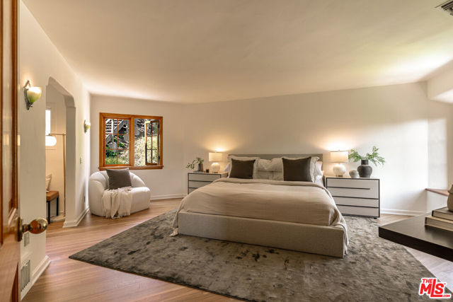 3105 Ledgewood Drive, Los Angeles CA: https://media.crmls.org/mediaz/ed7e2692-0e98-4e5d-aede-8e8413d3c259.jpg