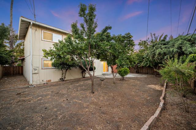 787 San Clemente Way, Mountain View CA: https://media.crmls.org/mediaz/ed7e6651-161a-4ef9-80cb-ecbe5caa79de.jpg