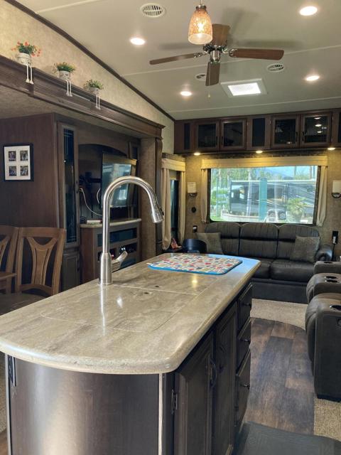 69411 Ramon Road, Cathedral City CA: https://media.crmls.org/mediaz/ed7ecbe4-6871-4056-a89d-cf975f257c43.jpg