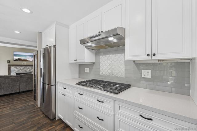 1198 Gazania Ct, San Marcos CA: https://media.crmls.org/mediaz/ed7f123f-ca1e-4c46-8038-8c89a2453c19.jpg