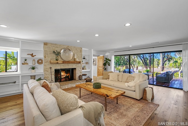 6026 La Granada, Rancho Santa Fe CA: https://media.crmls.org/mediaz/ed816619-e03d-4293-9e92-f7b3513e960f.jpg