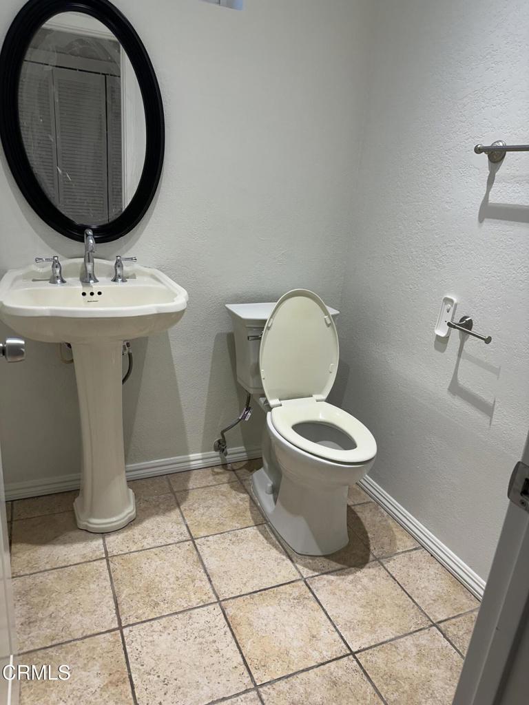 https://media.crmls.org/mediaz/ed81aede-5820-4d08-a7ac-08371fac1b38.jpg?preset=X-Large