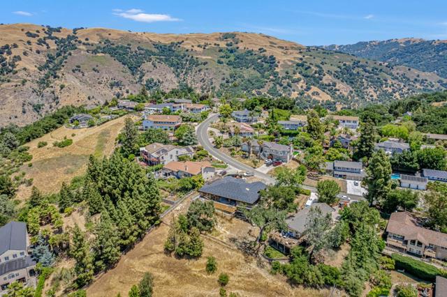 15860 Jackson Oaks Drive, Morgan Hill CA: https://media.crmls.org/mediaz/ed820a8b-939e-4812-b314-045a2b8810b0.jpg