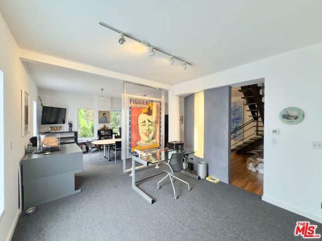 2714 4th Street, Santa Monica CA: https://media.crmls.org/mediaz/ed825bff-fa70-452f-8603-df438268331f.jpg