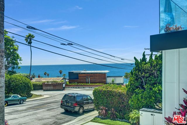 265 Redlands Street photo 2