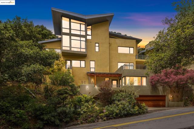 1015 Grand View Dr, Berkeley CA: https://media.crmls.org/mediaz/ed83afeb-6836-4282-b827-72522d6f425b.jpg