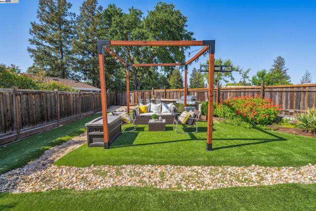 316 3Rd Ave S, Pleasant Hill CA: https://media.crmls.org/mediaz/ed83d61b-9210-497a-af1b-a2e60818e512.jpg