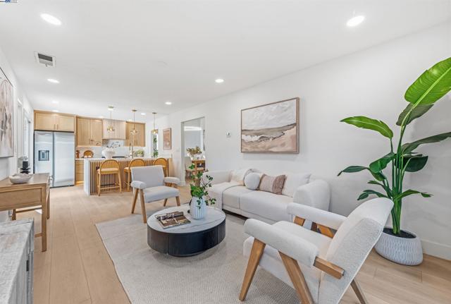 3790 Ruskin Pl, Fremont CA: https://media.crmls.org/mediaz/ed843f68-5764-49bd-b9d1-0bc51c559d5a.jpg