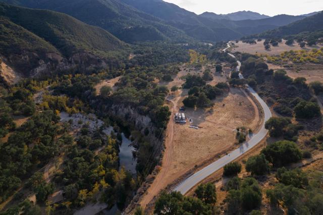 47275 Arroyo Seco Road, Greenfield CA: https://media.crmls.org/mediaz/ed84ade8-7521-4d96-9186-0cd866b5f063.jpg
