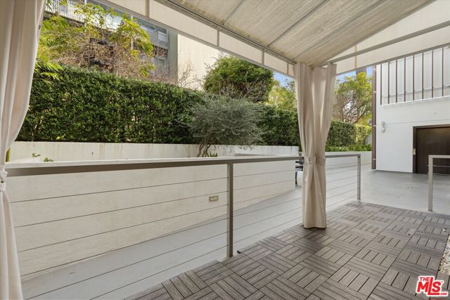 1345 Havenhurst Drive, West Hollywood CA: https://media.crmls.org/mediaz/ed84fc4d-e649-4e48-bdff-20be2ab4061f.jpg