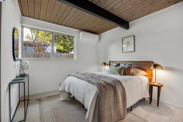 4004 Salem St, Concord CA: https://media.crmls.org/mediaz/ed850827-bd7d-41d1-9bd0-403141581017.jpg