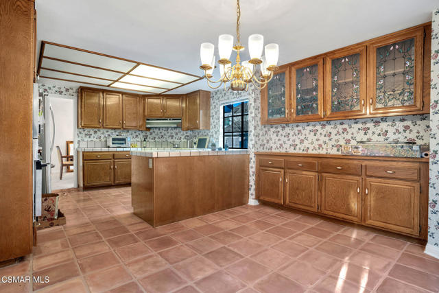 3008 Shadow Brook Lane, Westlake Village CA: https://media.crmls.org/mediaz/ed851457-2dcb-49db-a80c-30393c257b11.jpg