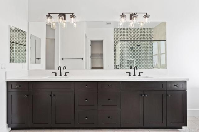 1212 Stonemark Place, Vista CA: https://media.crmls.org/mediaz/ed858b5b-cce0-4ffd-9ff3-b37f54575af6.jpg