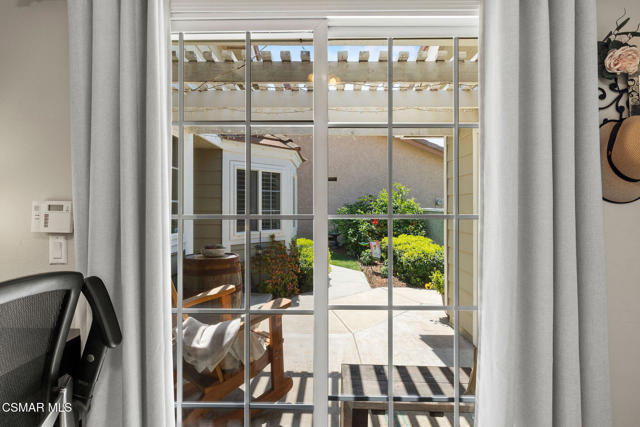 4570 N Vistapark Drive, Moorpark CA: https://media.crmls.org/mediaz/ed86179b-1a42-4575-9ca0-6b85be09d734.jpg