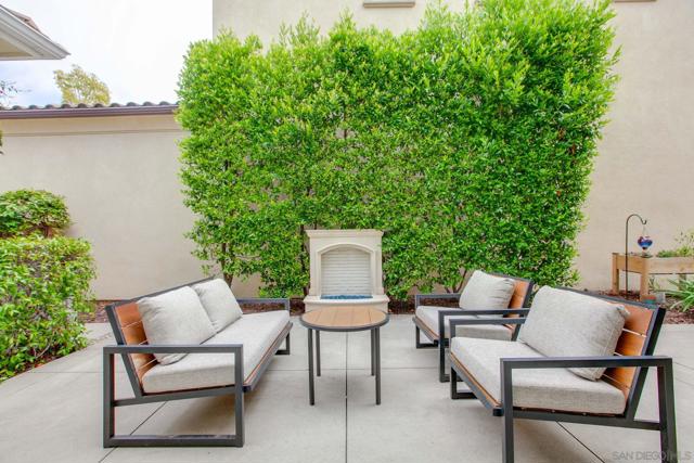 13571 Lopelia Meadows Pl, San Diego CA: https://media.crmls.org/mediaz/ed864b20-1f27-408b-b6a6-1eb3bf5dd95b.jpg
