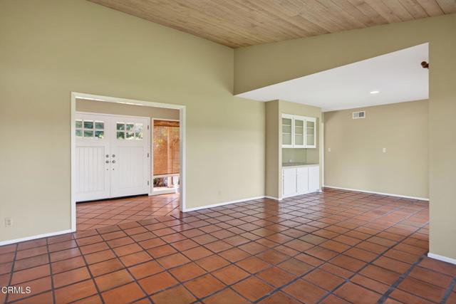 Detail Gallery Image 11 of 63 For 1525 Fairway Dr, Camarillo,  CA 93010 - 4 Beds | 2/1 Baths