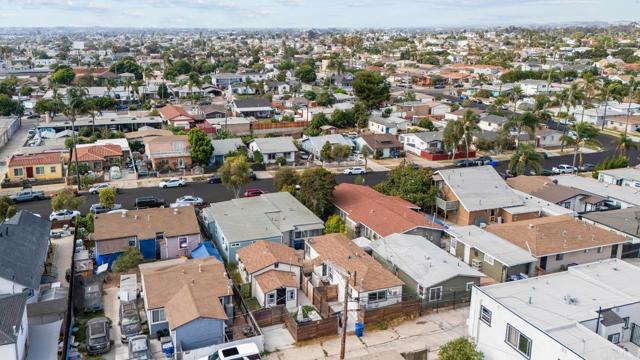 42 48 E 5Th Street, National City CA: https://media.crmls.org/mediaz/ed866f99-af1c-4537-ba70-f6c01d150250.jpg