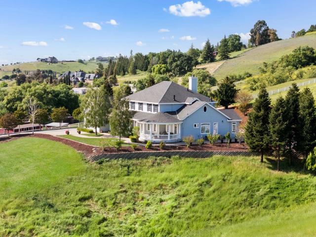 9560 Via Del Oro, Gilroy CA: https://media.crmls.org/mediaz/ed877430-0d4e-47e9-a693-459e9c2bbc80.jpg