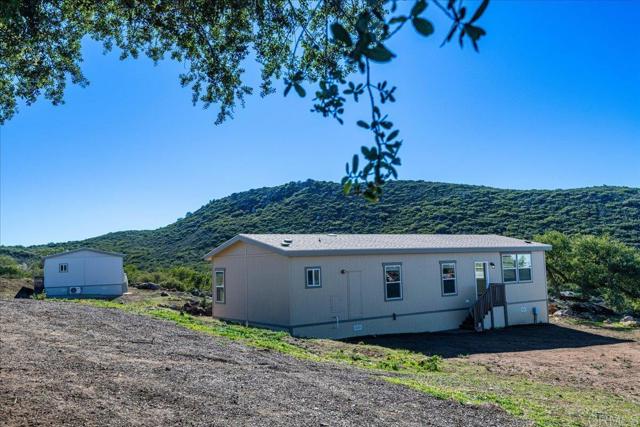 Detail Gallery Image 3 of 42 For 22815 17 Illahee Dr, Alpine,  CA 91901 - – Beds | – Baths