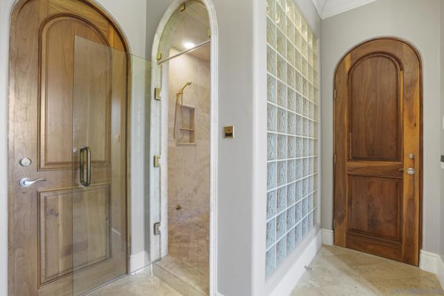 16356 Rambla De Las Flores, Rancho Santa Fe CA: https://media.crmls.org/mediaz/ed87bdae-1304-4bfa-8808-cca0f7abaa48.jpg