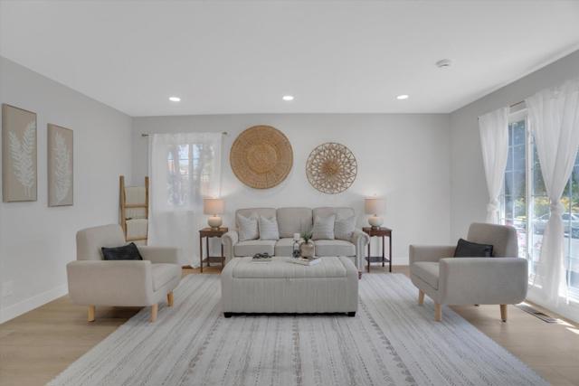 112 Lockwood, Pleasant Hill CA: https://media.crmls.org/mediaz/ed87ece4-0f2e-4c01-a3af-94e48c0f1742.jpg