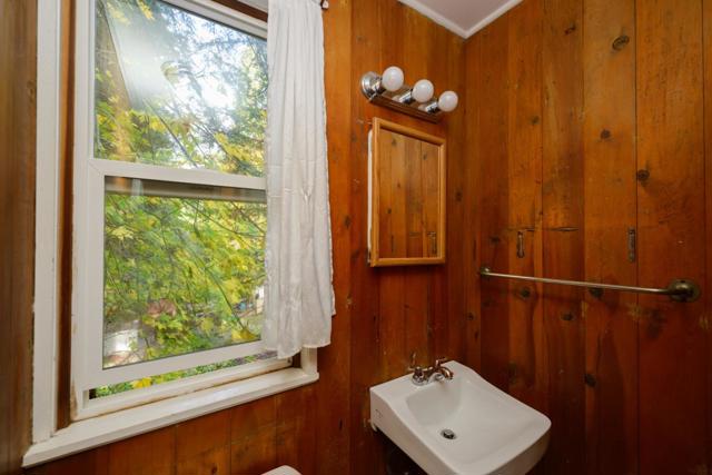 214 Teilh Drive, Boulder Creek CA: https://media.crmls.org/mediaz/ed87eeaf-43f7-4359-980f-d7dc5c950ca4.jpg