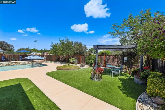 91 Lozoya Way, Oakley CA: https://media.crmls.org/mediaz/ed881582-c0c6-4605-b5f7-ac3bf970fdf6.jpg