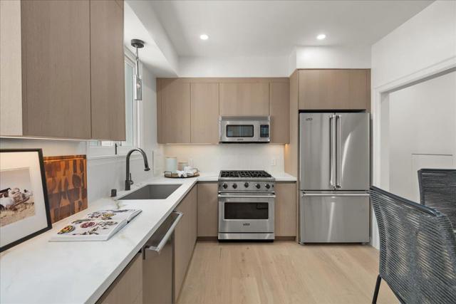 2865 Jackson Street, San Francisco CA: https://media.crmls.org/mediaz/ed88ca17-f724-40c5-8059-d70ec23bdd9b.jpg