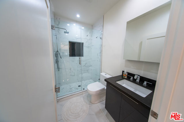 5346 Buffalo Avenue, Sherman Oaks CA: https://media.crmls.org/mediaz/ed89a631-300f-4c84-8b45-a6752e1194ef.jpg
