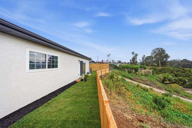 Detail Gallery Image 29 of 35 For 3296 via Bartolo, San Diego,  CA 92111 - 4 Beds | 3 Baths