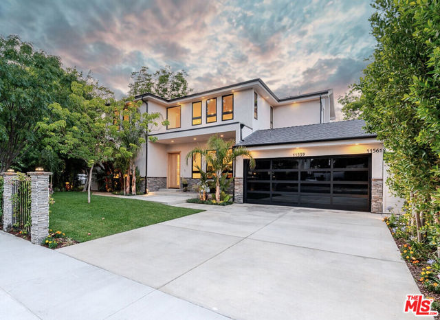 11559 La Maida Street, Valley Village CA: https://media.crmls.org/mediaz/ed8a5fd8-b3e5-49a5-9386-5c9038945303.jpg