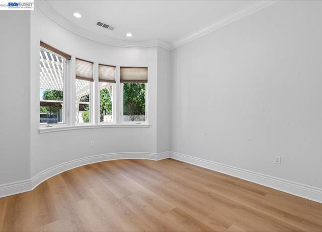 Image 44 of 60 For 920 Happy Valley Rd