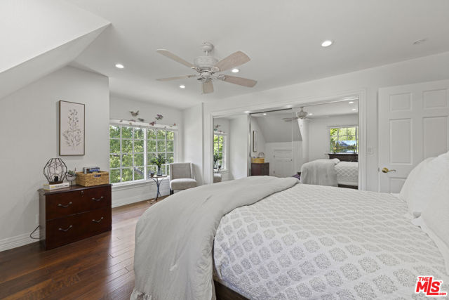 25730 Sand Canyon Road, Santa Clarita CA: https://media.crmls.org/mediaz/ed8b9fb9-15a0-4b47-af12-9bfbab33d7db.jpg