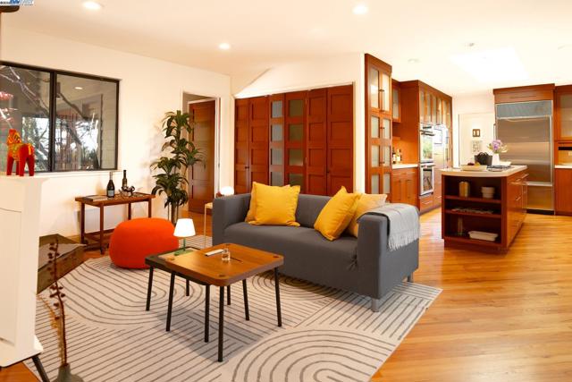 351 El Toyonal, Orinda CA: https://media.crmls.org/mediaz/ed8bf7f3-96f8-4506-9b60-4d48abc0613e.jpg