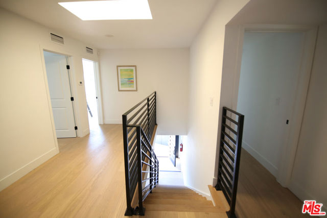 2744 S Bentley Avenue, Los Angeles CA: https://media.crmls.org/mediaz/ed8c2da7-8025-4c06-add4-e7cbe4a58a26.jpg