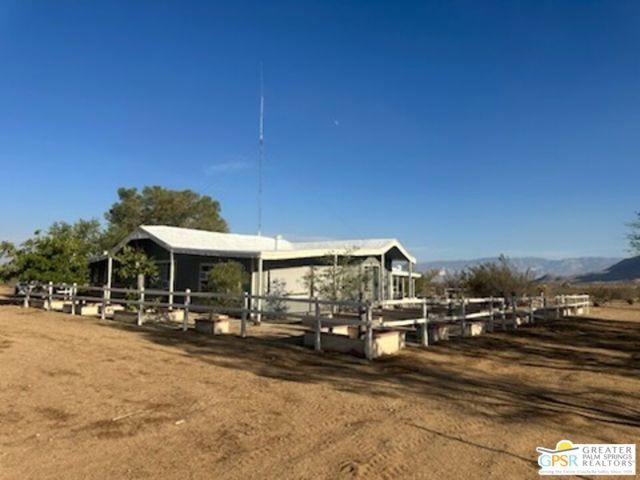 31750 Selmadolph Street, Lucerne Valley CA: https://media.crmls.org/mediaz/ed8c4c32-9259-43a5-9691-75515b1d0a04.jpg