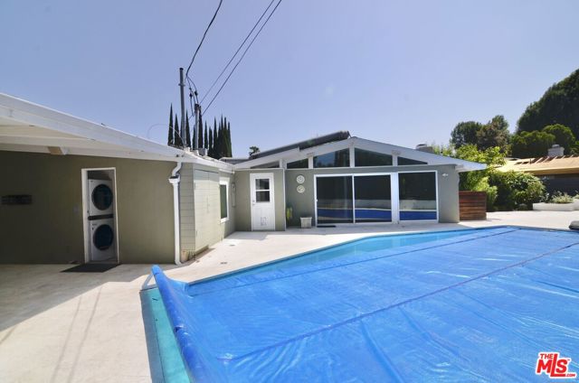 9342 Debra Avenue, North Hills CA: https://media.crmls.org/mediaz/ed8d177c-92dc-4cc2-994e-4656d4c97aa4.jpg