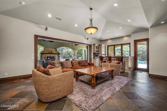 1826 Crystal View Circle, Newbury Park CA: https://media.crmls.org/mediaz/ed8d1d8b-271c-41e8-92cb-df53c11c21db.jpg