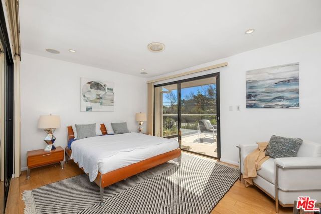 29417 Bluewater Road, Malibu CA: https://media.crmls.org/mediaz/ed8d4468-1e0b-4fcb-b231-43729fc393f0.jpg
